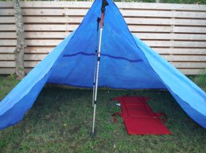 Aplikasi Model Tarp Tent (dengan memanfaatkan trekking pole)